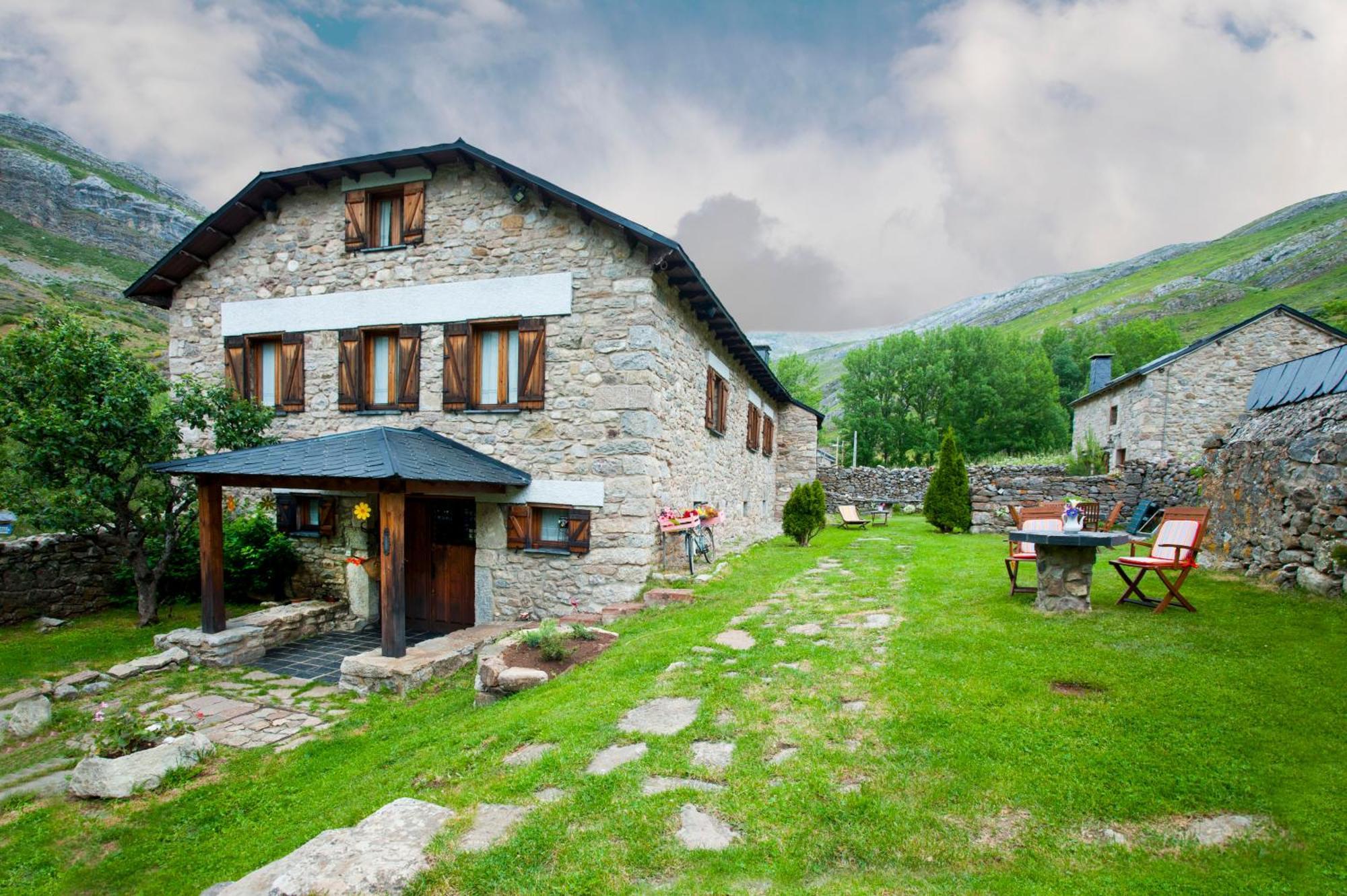 Posada El Rincon De Babia La Cueta Exterior foto